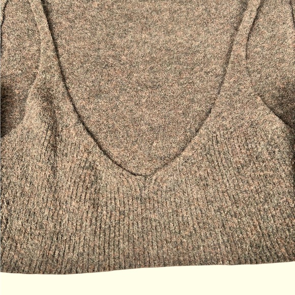 White Fox 2-piece cropped cami top & high waisted mini skirt, XS, wool blend - Picture 4 of 6